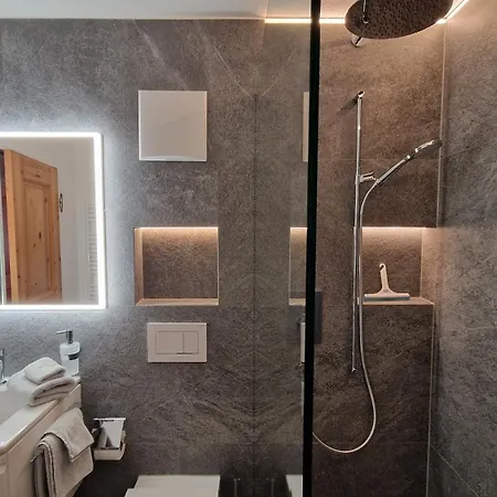 Chesa Bellaval, Haus Leivra 2 1 2-zimmerwohnung