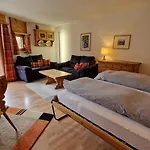 Chesa Bellaval, Haus Leivra 2 1 2-zimmerwohnung 公寓 *